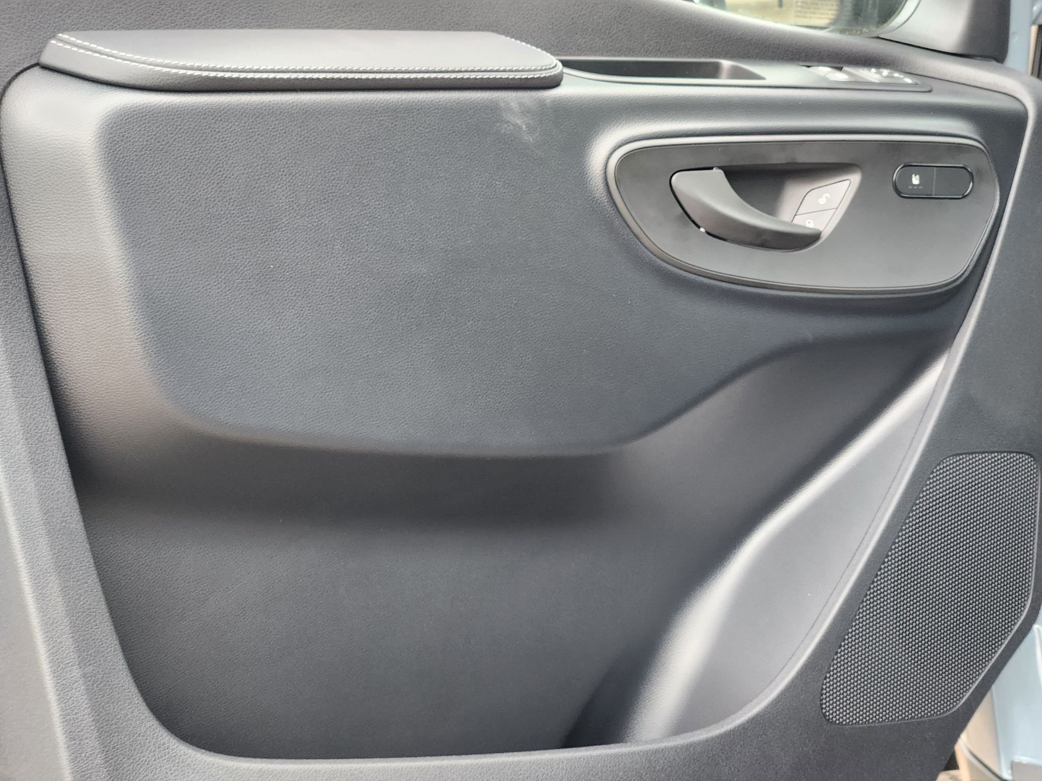 New 2026 Blue Grey Mercedes-Benz CARGO image 13