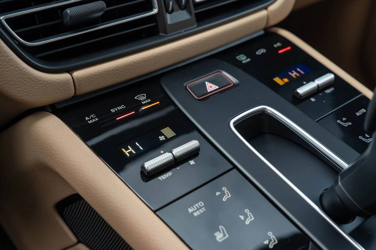 Used 2026  Porsche  image 30