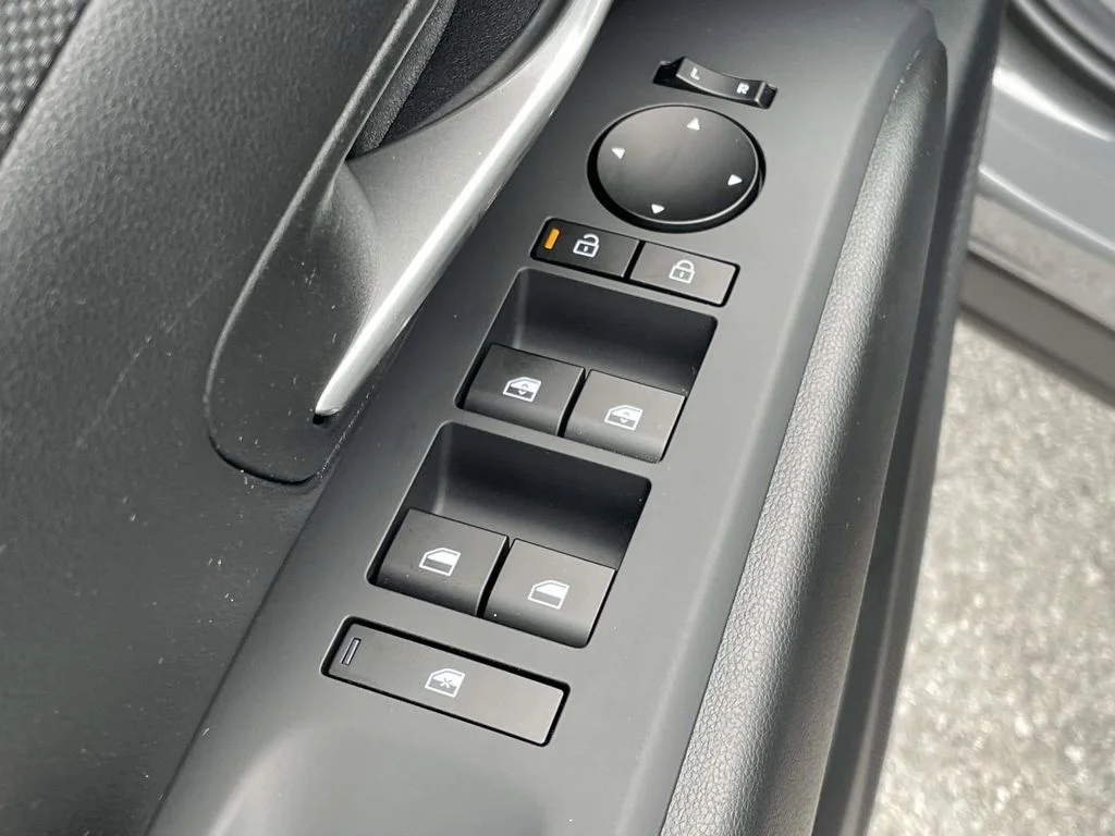 Used 2026 Hampton Gray Hyundai SEL image 6