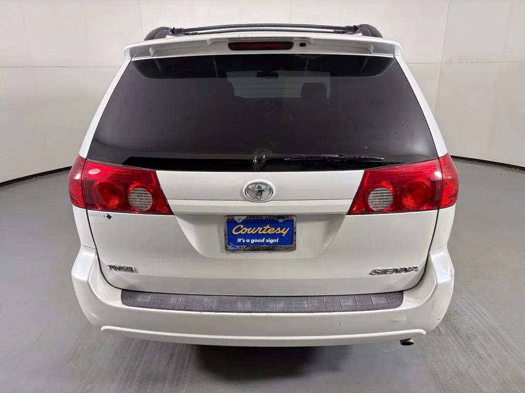 Used 2006 White Toyota XLE image 8