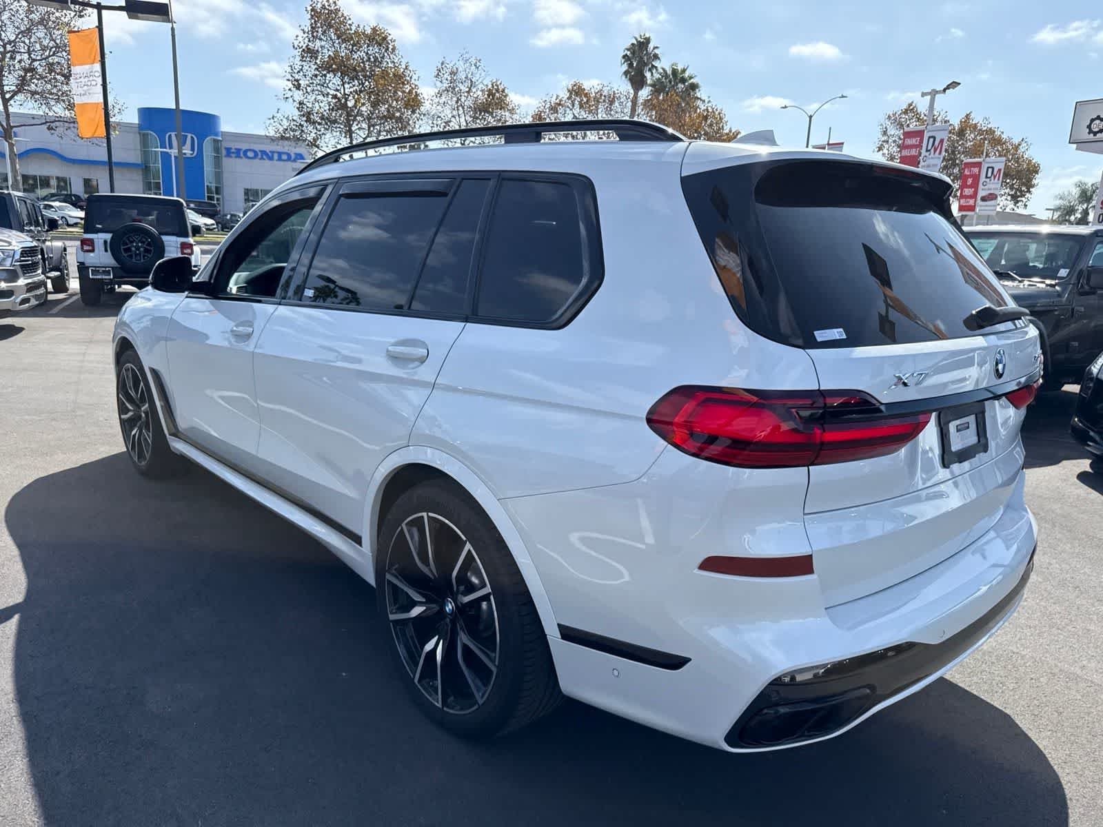 Used 2019 Mineral White Metallic BMW xDrive50i image 19