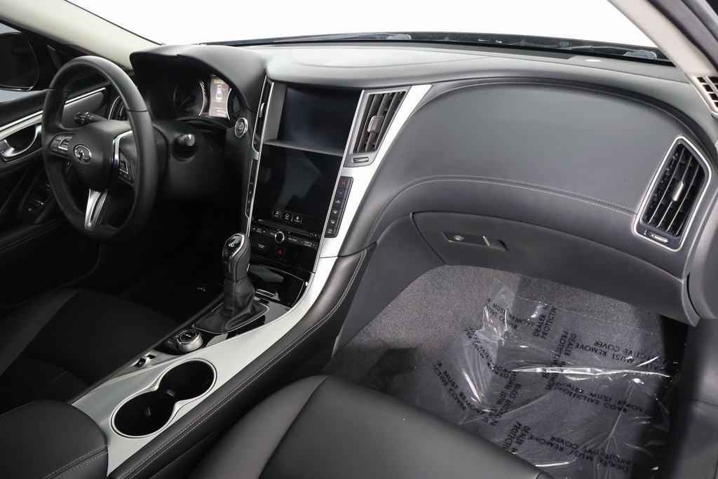 Used 2020 Black Obsidian INFINITI 3.0t LUXE image 9