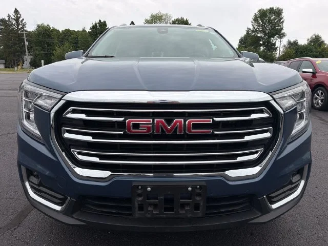 Used 2024 Downpour Metallic GMC SLT image 9