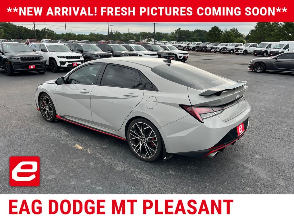 Used 2022 Gray Hyundai Base image 3