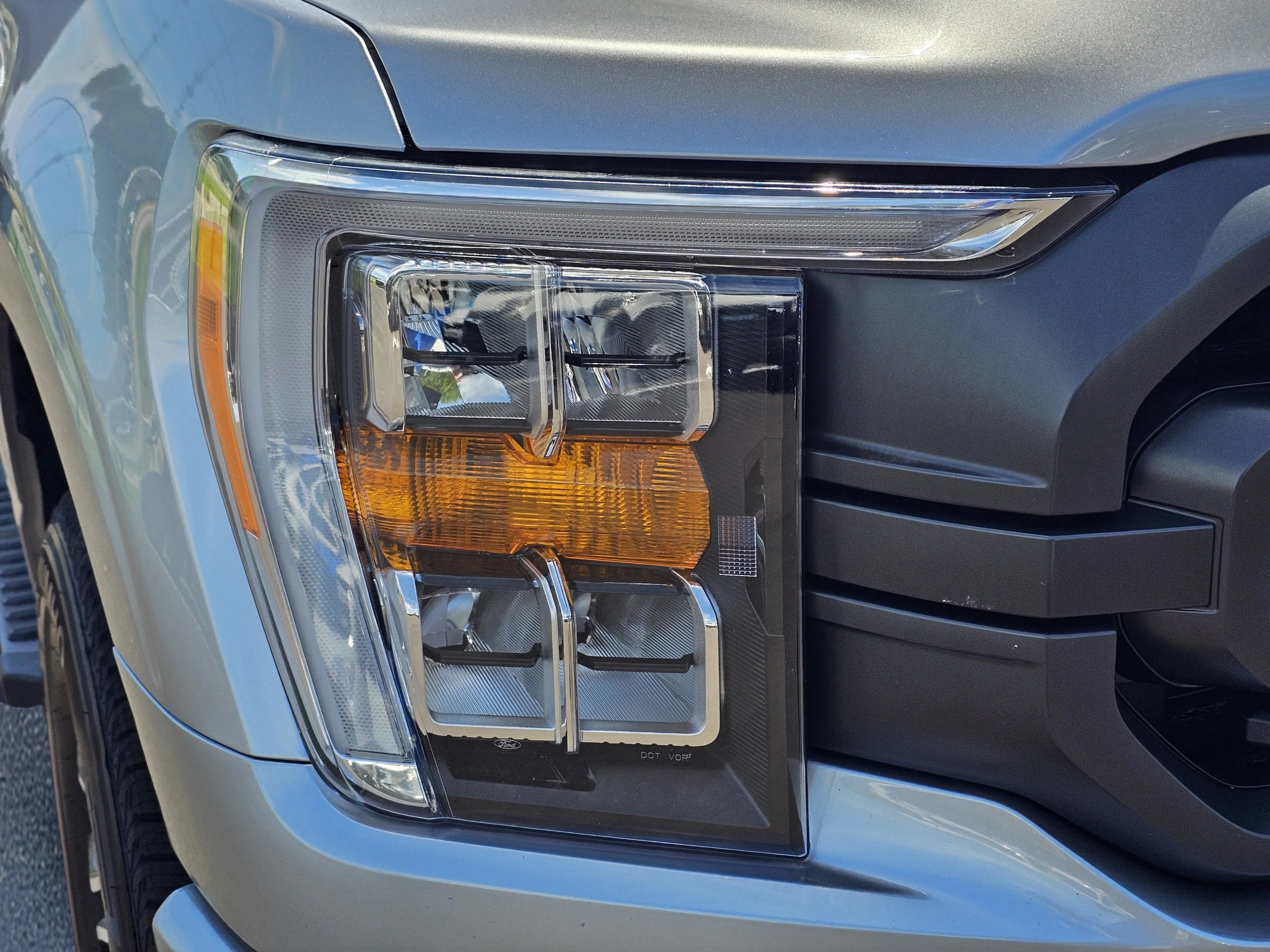 Used 2023 Iconic Silver Metallic Ford XLT image 5