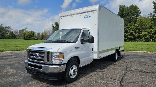 New 2027 Oxford White Ford Base image 7