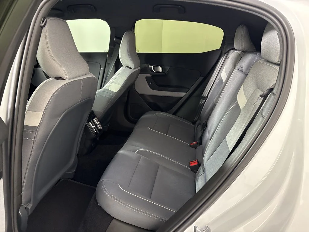 Used 2023 White Polestar Long Range Dual Motor image 24