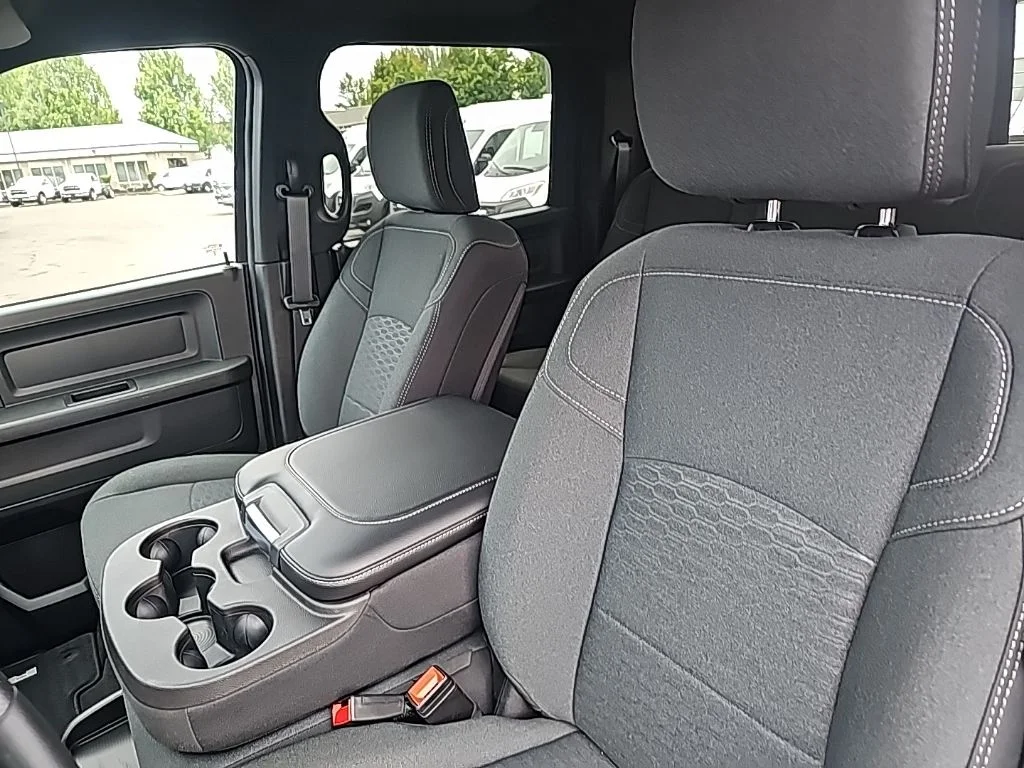 2025 RAM 3500 Tradesman - Photo 12