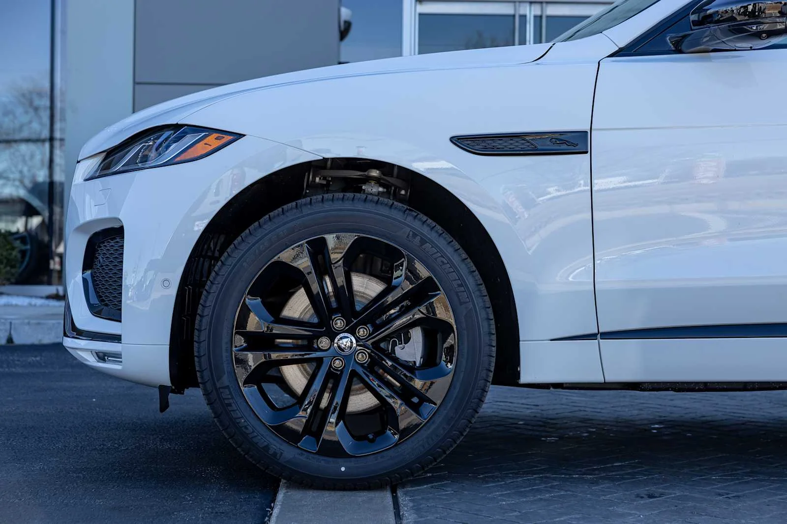 2026 Jaguar F-Pace R-Dynamic S - Photo 9