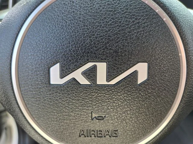 Used 2025 White Kia SX-Prestige image 35