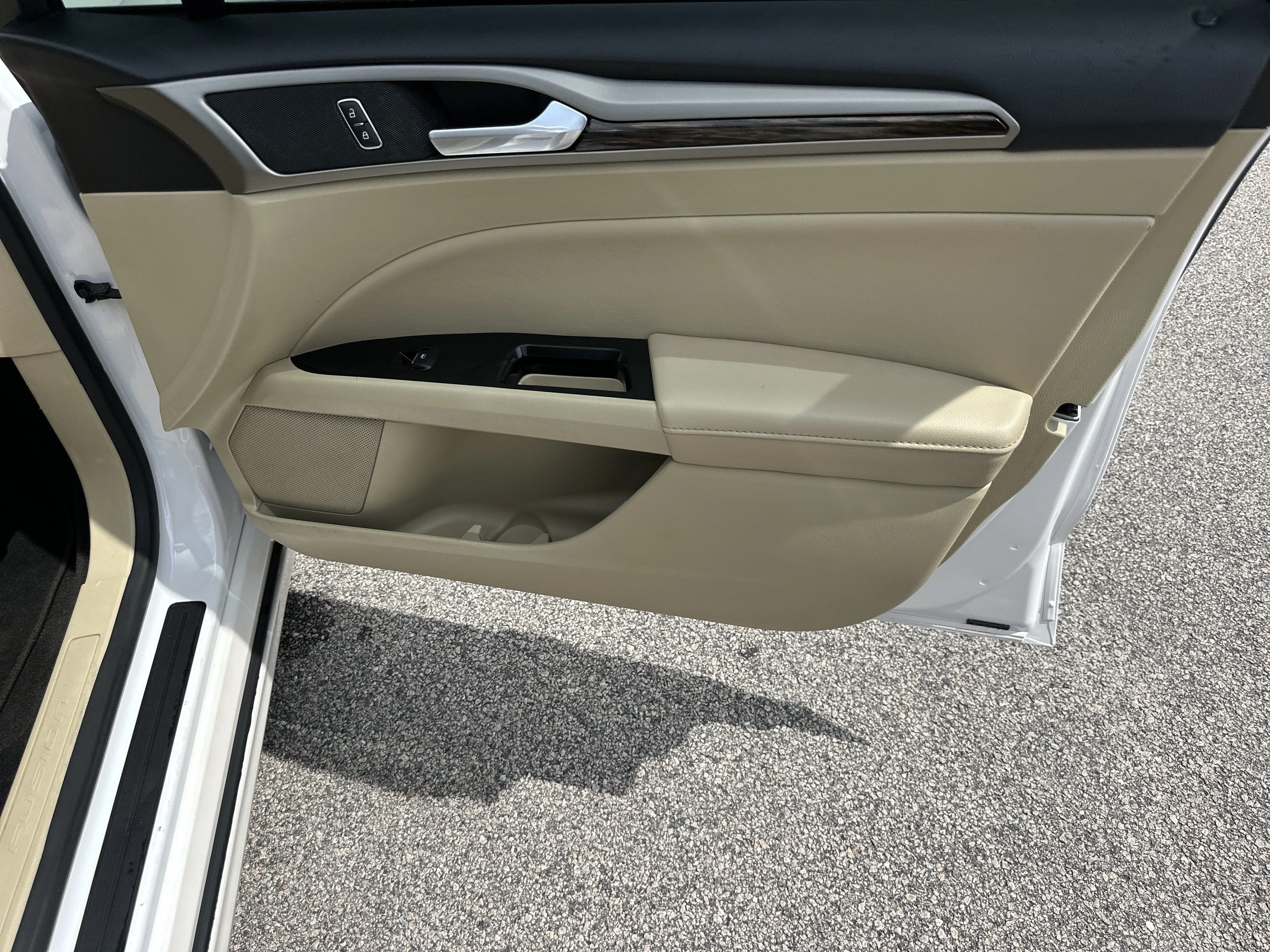 Used 2014 WHITE Ford SE image 14