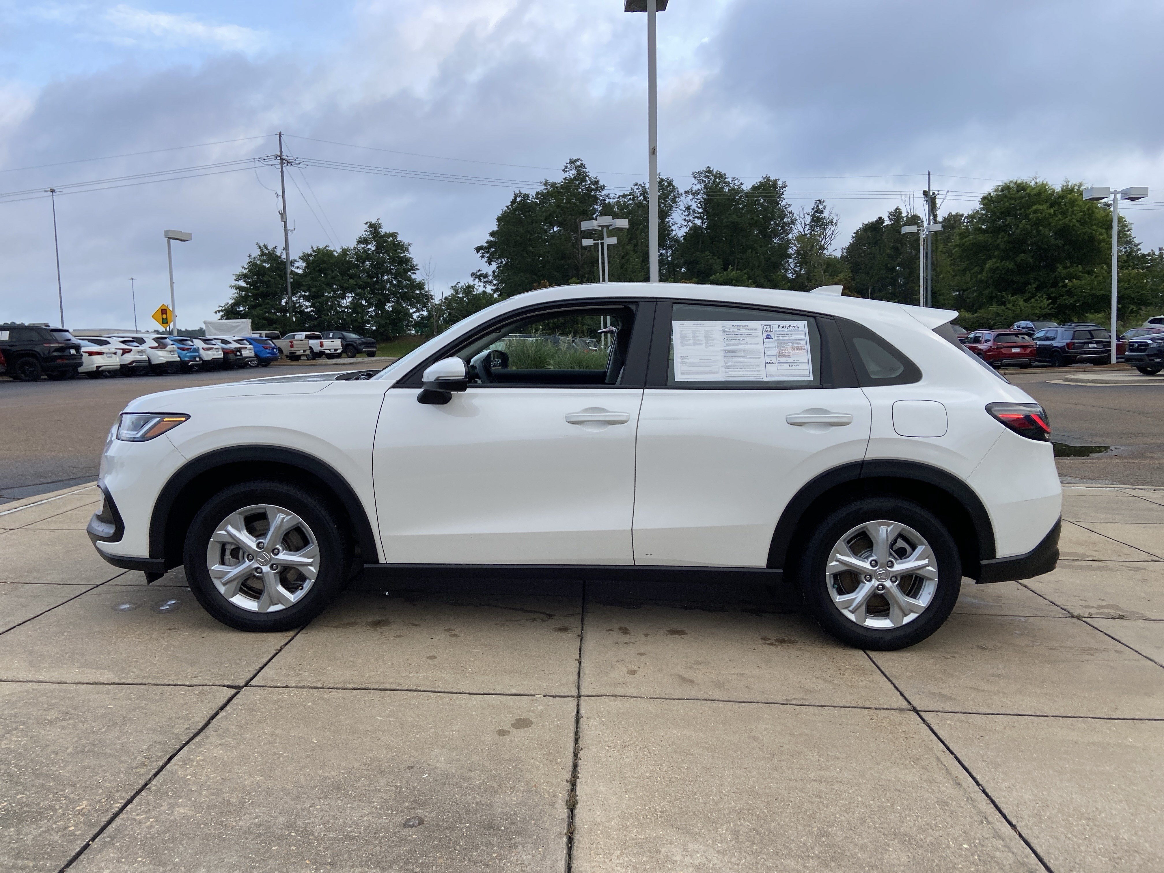Used 2025 Platinum White Pearl Honda LX image 7