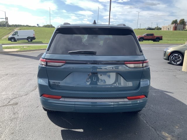 New 2027 Steel Blue Paint Jeep Limited Reserve image 4