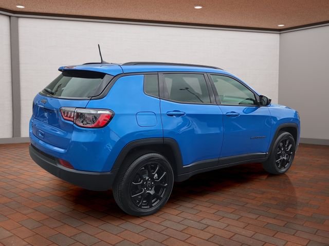 Used 2026 Blue Jeep Latitude image 3