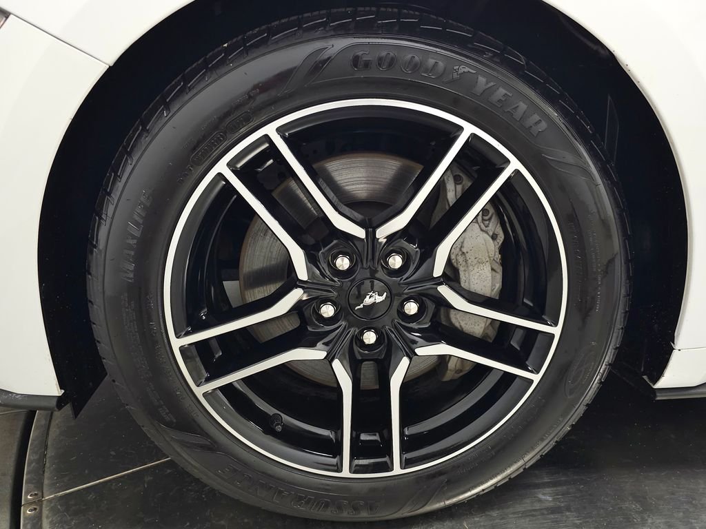 Used 2019 Oxford White Ford GT image 13