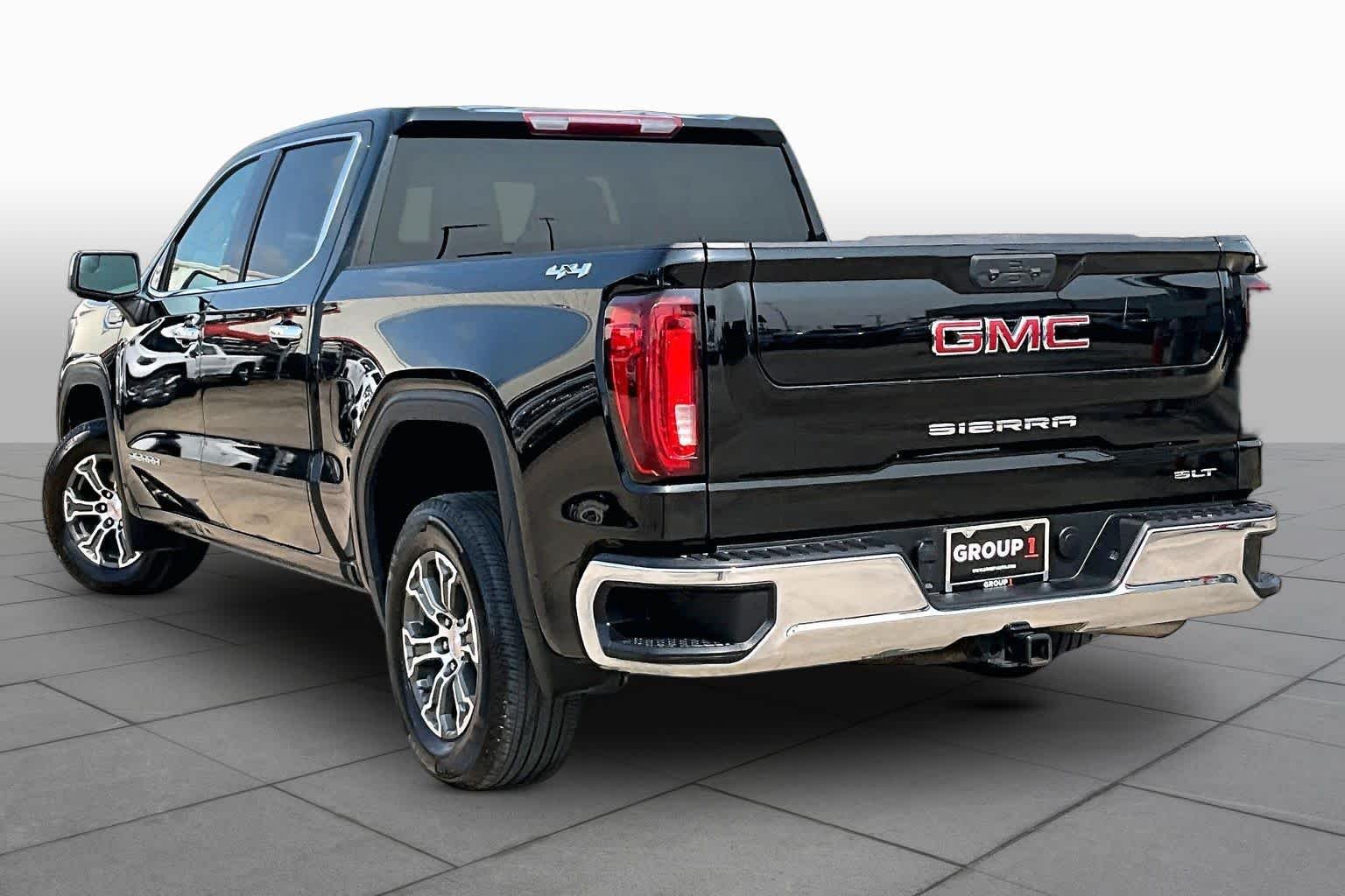 Used 2025 Onyx Black GMC SLT image 12