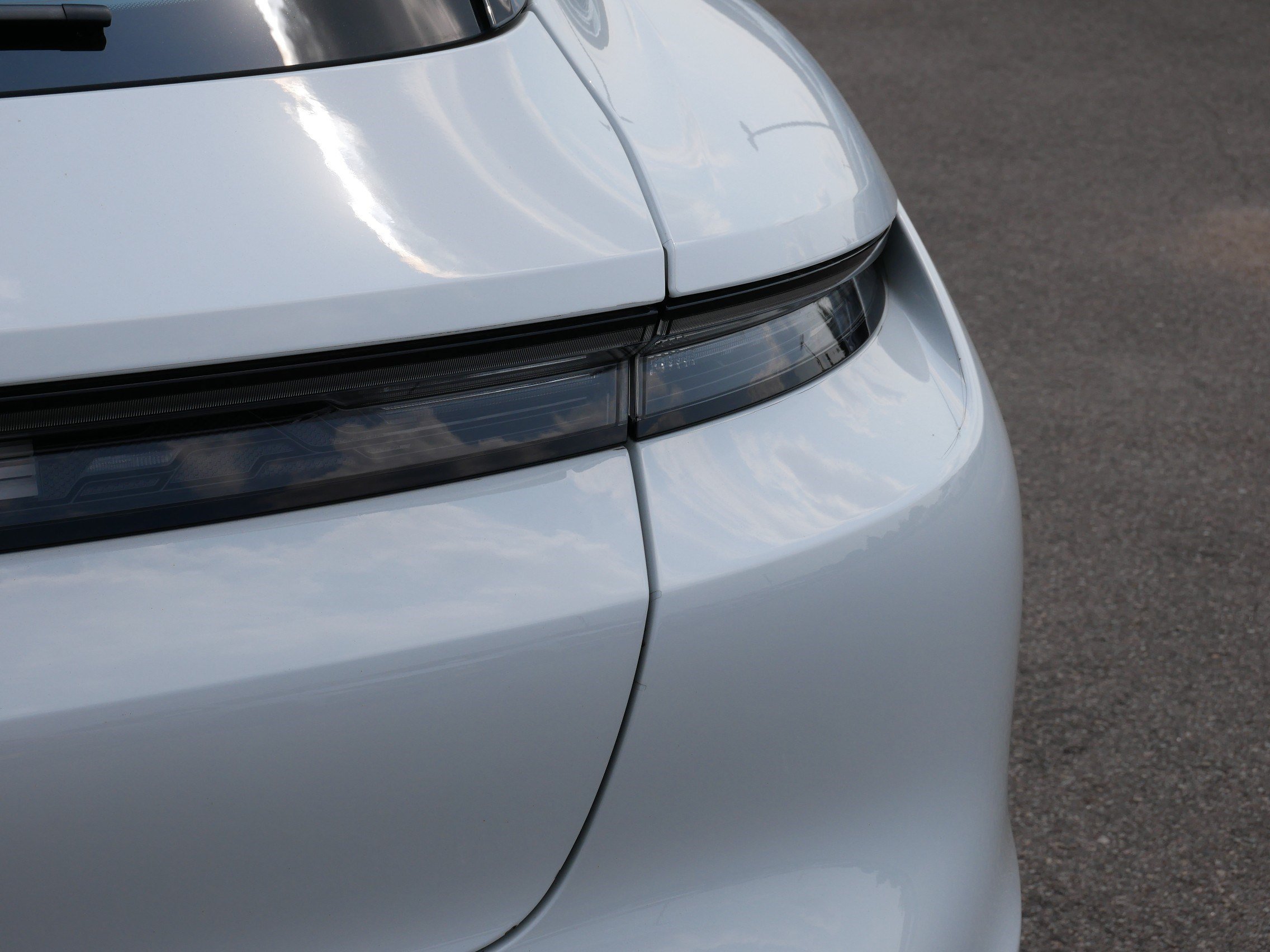 Used 2022 Carrar White Me Porsche 4 image 17