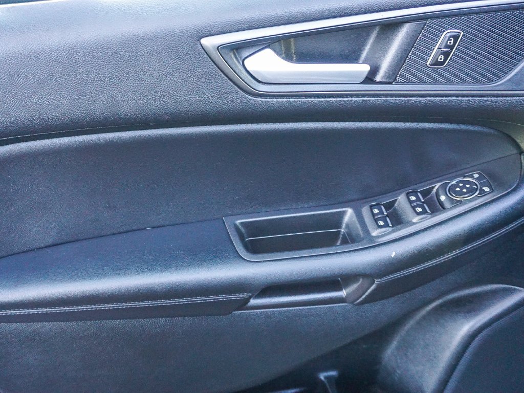 Used 2023 Gray Ford SE image 19
