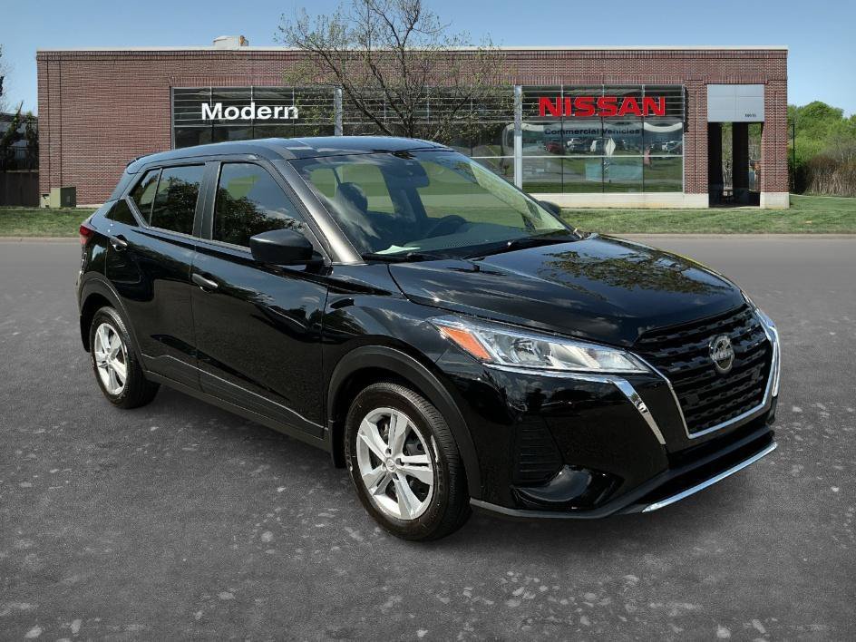 Certified Used 2025 Super Black Nissan S image 5