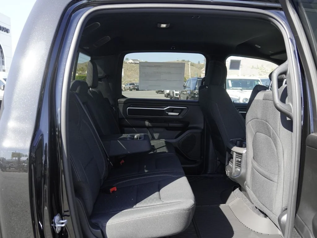 New 2026 Diamond Black Crystal Pearl-Coat Exterior Paint RAM Big Horn/Lone Star image 24