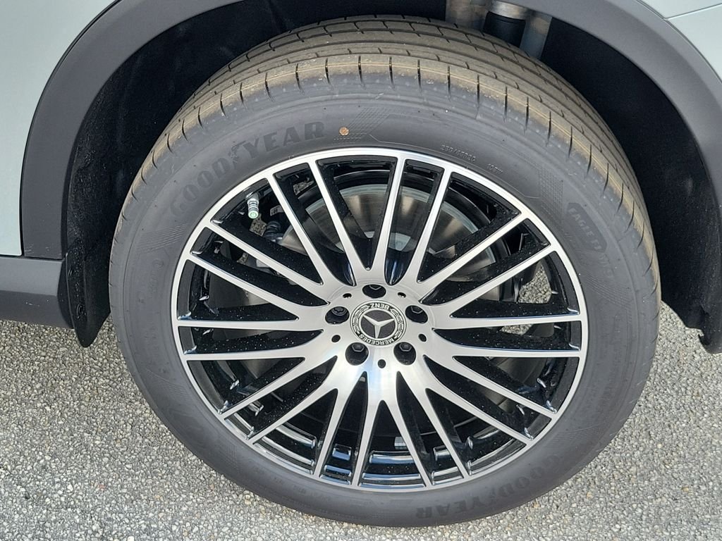New 2026 MANUFAKTUR Alpine Grey Mercedes-Benz GLC 300 image 8