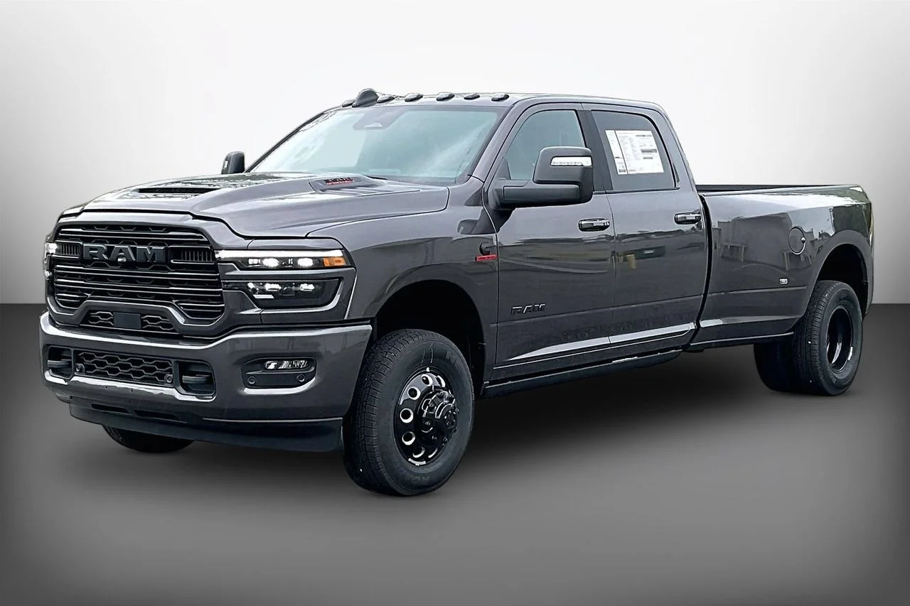 New 2026 Granite Crystal Metallic Clear-Coat Exterior Paint RAM Laramie image 4
