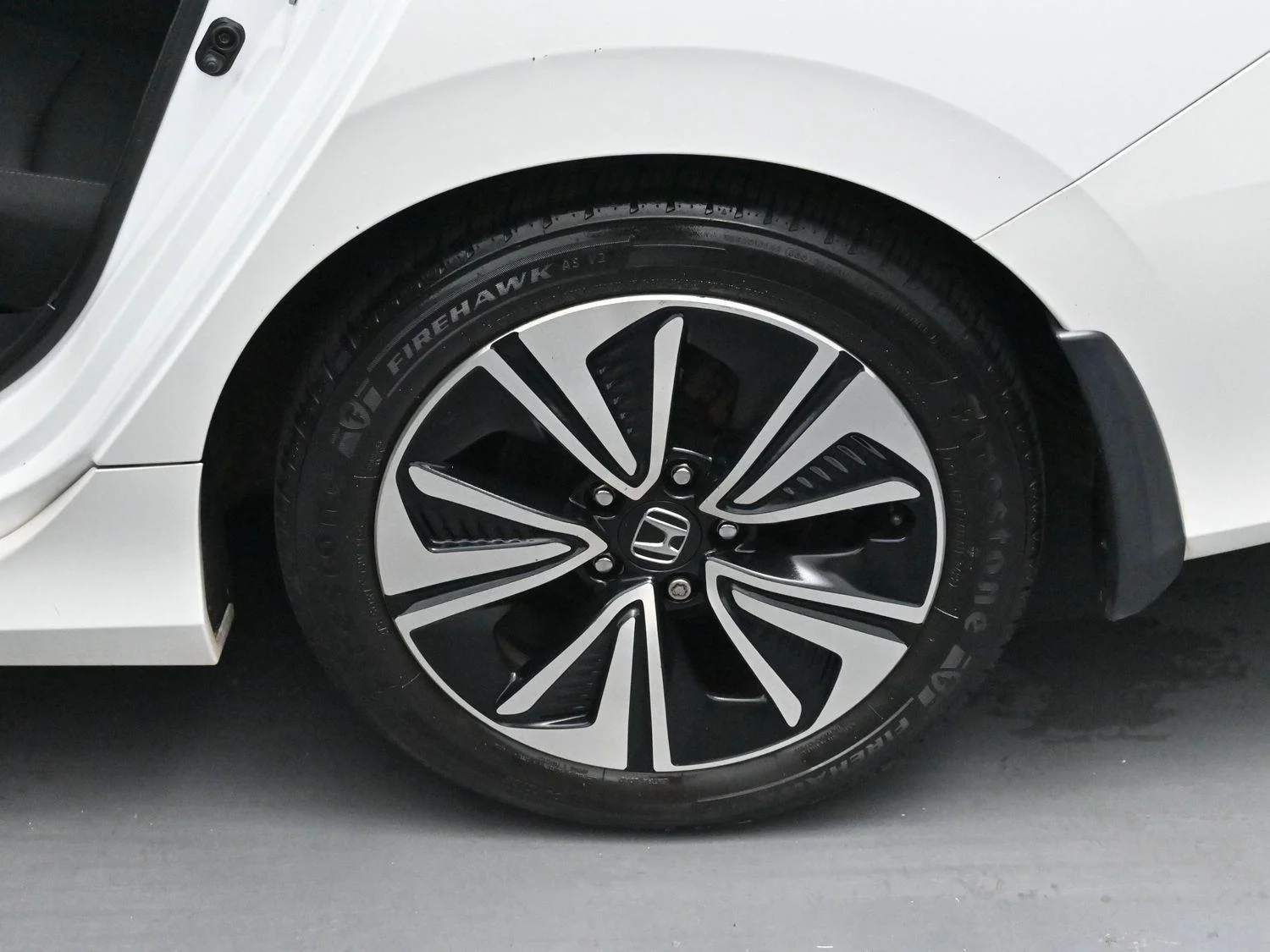 Used 2016 White Orchid Pearl Honda EX-T image 24