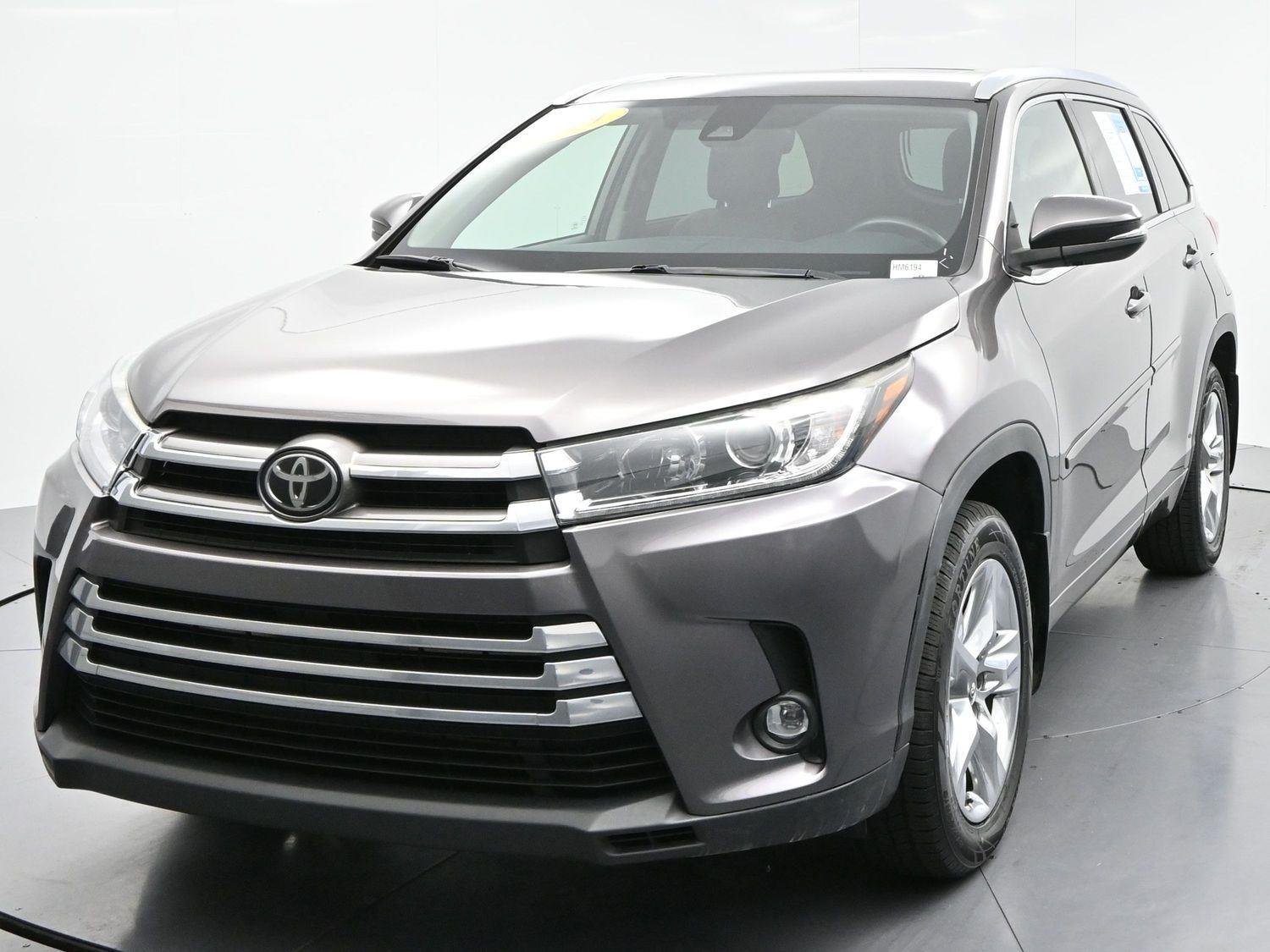 Used 2019 Predawn Gray Mica Toyota Limited image 3