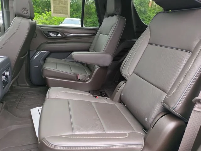 Used 2022 White GMC Denali image 30