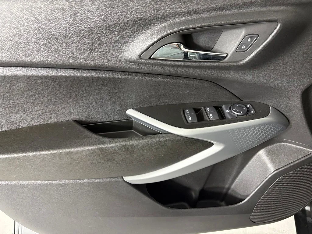 Used 2025 Gray Chevrolet LS image 22