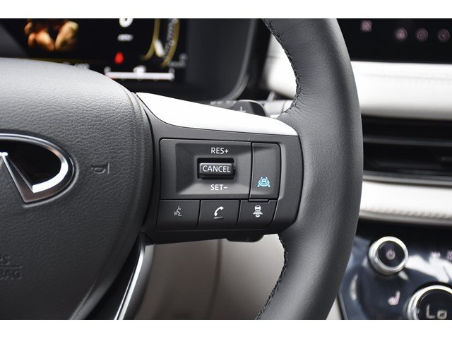 New 2027 GRAPHITE SHADOW INFINITI Luxe AWD image 9