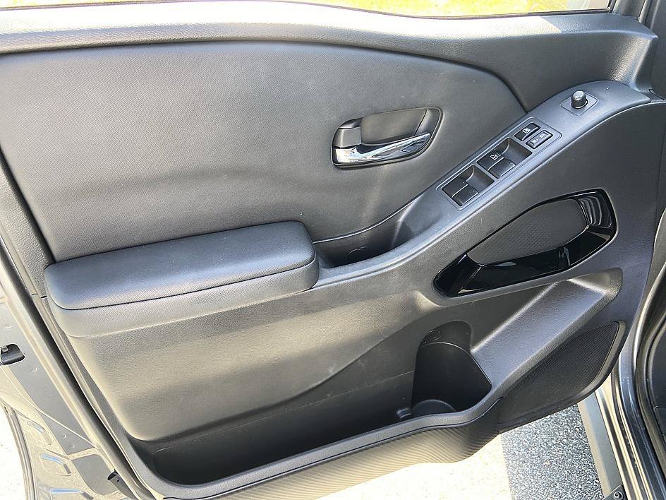 Certified Used 2023 Gun Metallic Nissan SV image 9