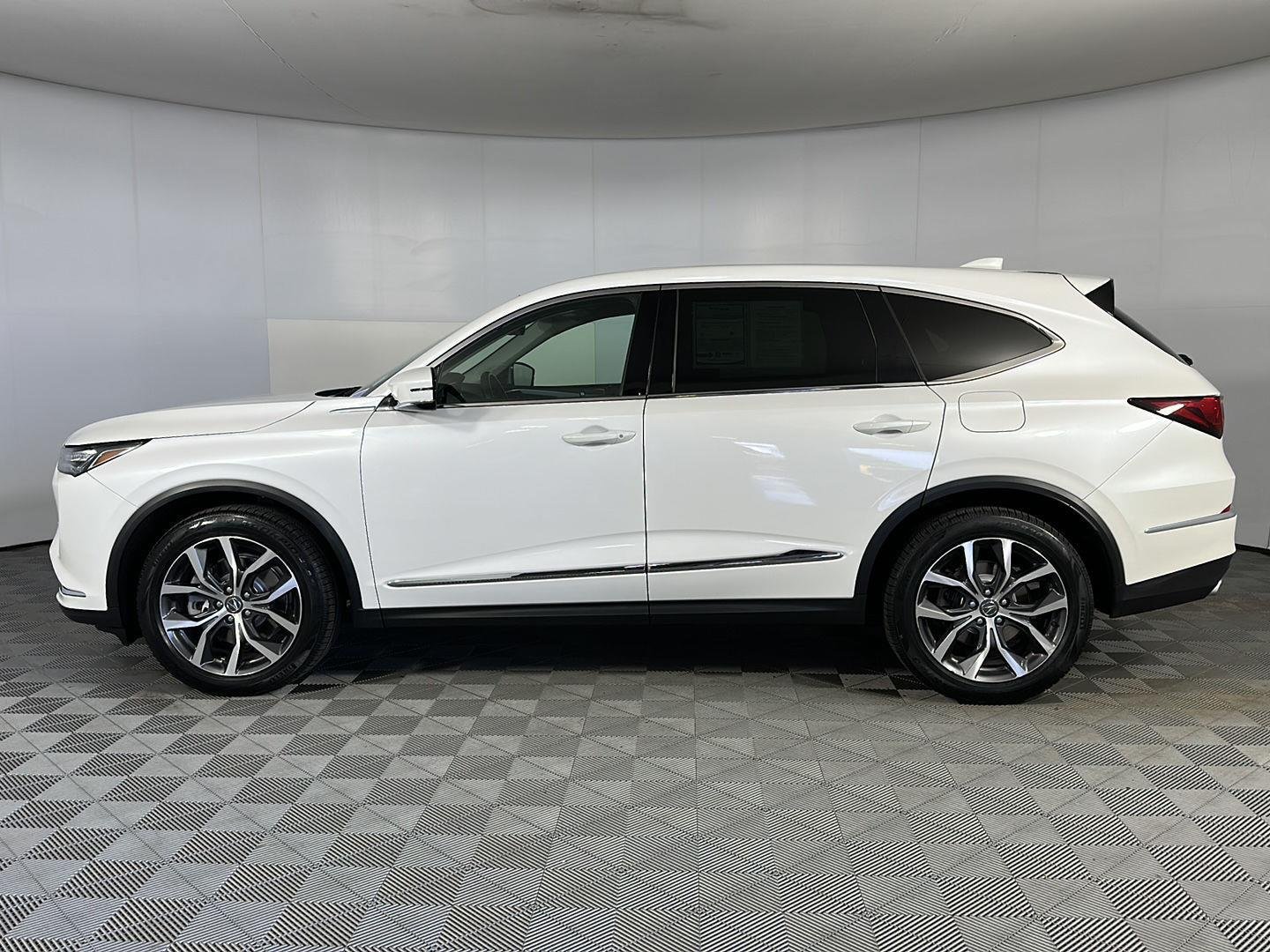 Used 2023 Platinum White Pearl Acura SH-AWD w/Tech image 4