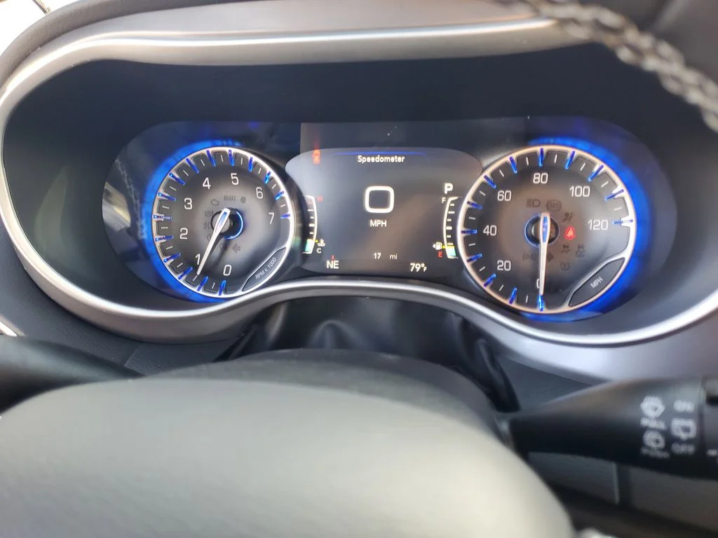 2025 Chrysler Voyager LX - Photo 15
