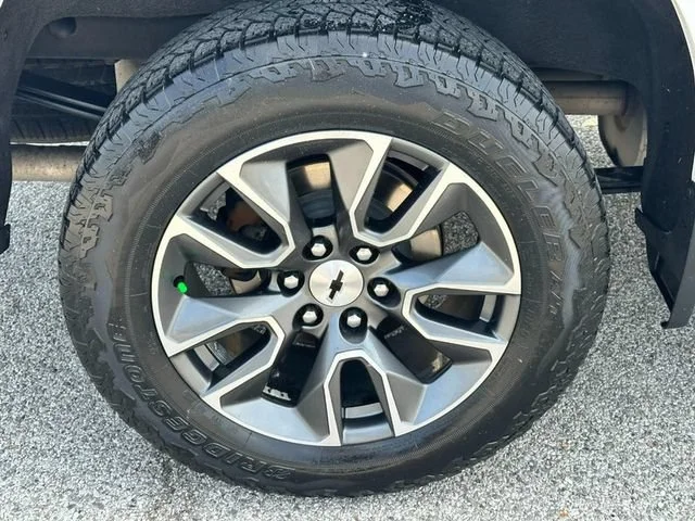 Used 2024 Summit White Chevrolet RST image 7