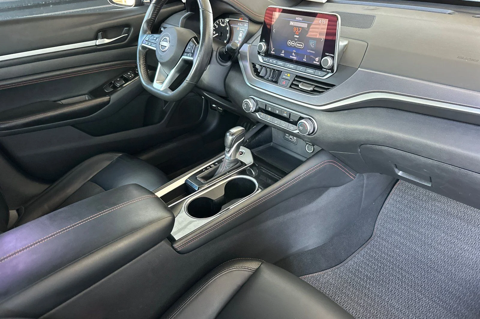 Used 2023 Blue Nissan 2.5 SR image 15