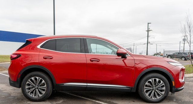 Used 2025 Red Buick Preferred image 5