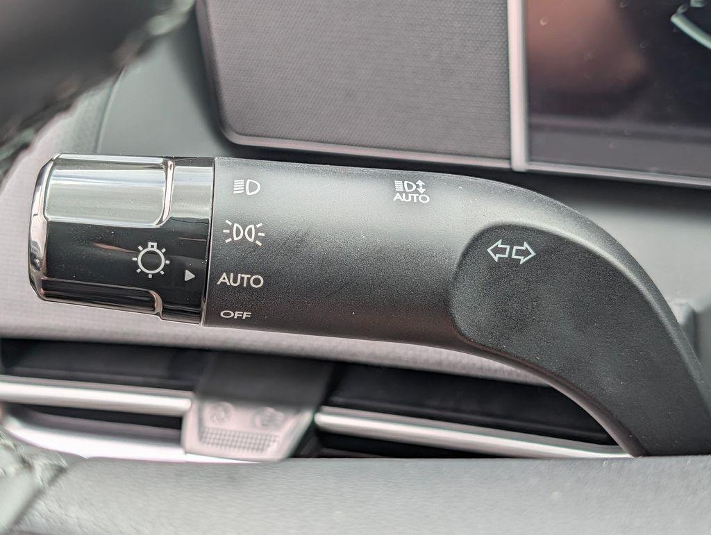 New 2026 Gray Hyundai SEL Premium FWD image 29