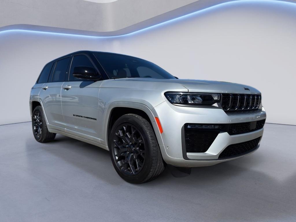 Used 2026 Silver Zynith Jeep Summit image 4