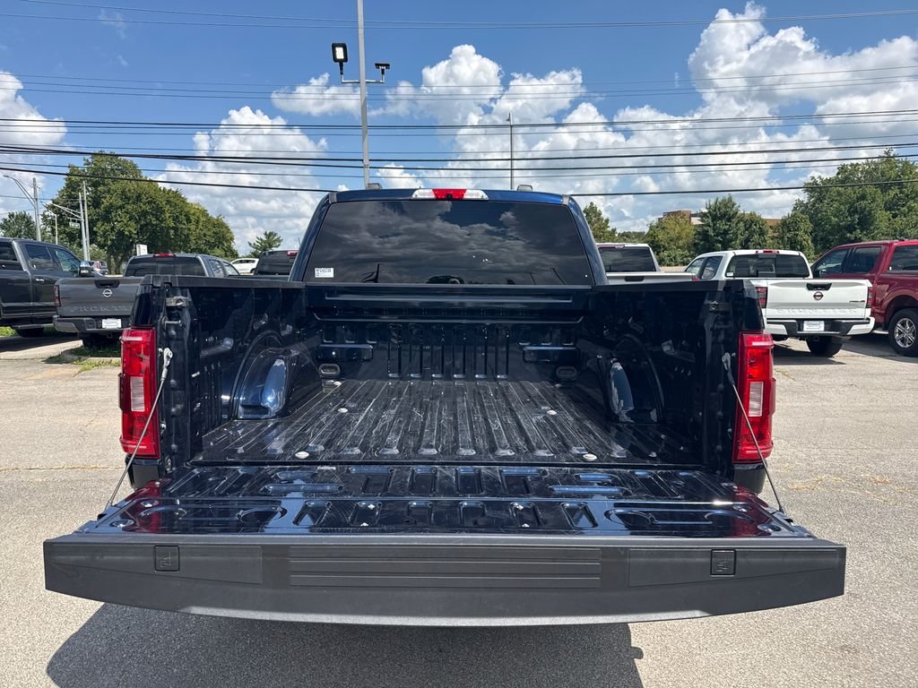 Used 2022 Blue Ford XLT image 9