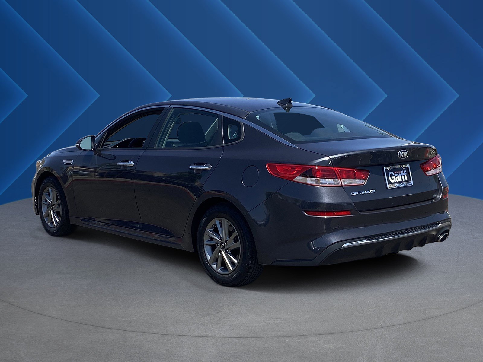 Used 2019 Platinum Graphite Kia LX image 5