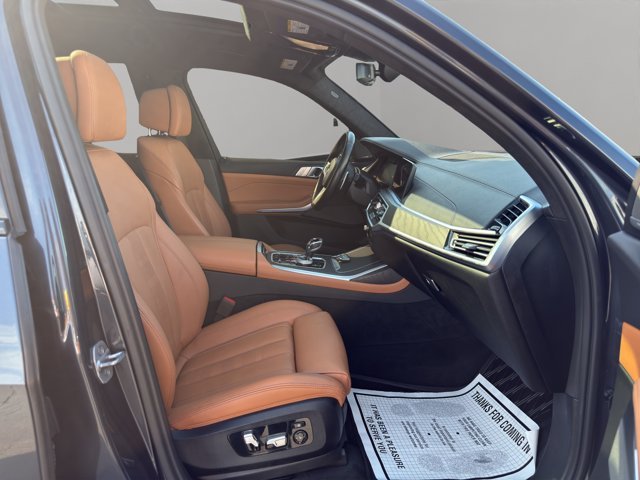 Used 2022 Arctic Grey Metallic BMW M50i image 19