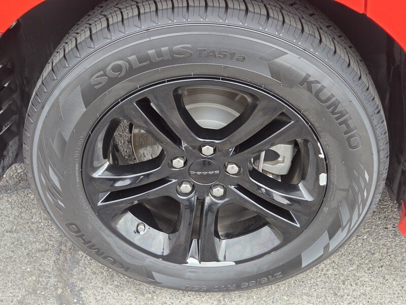 Used 2022 Orange Dodge SXT image 11