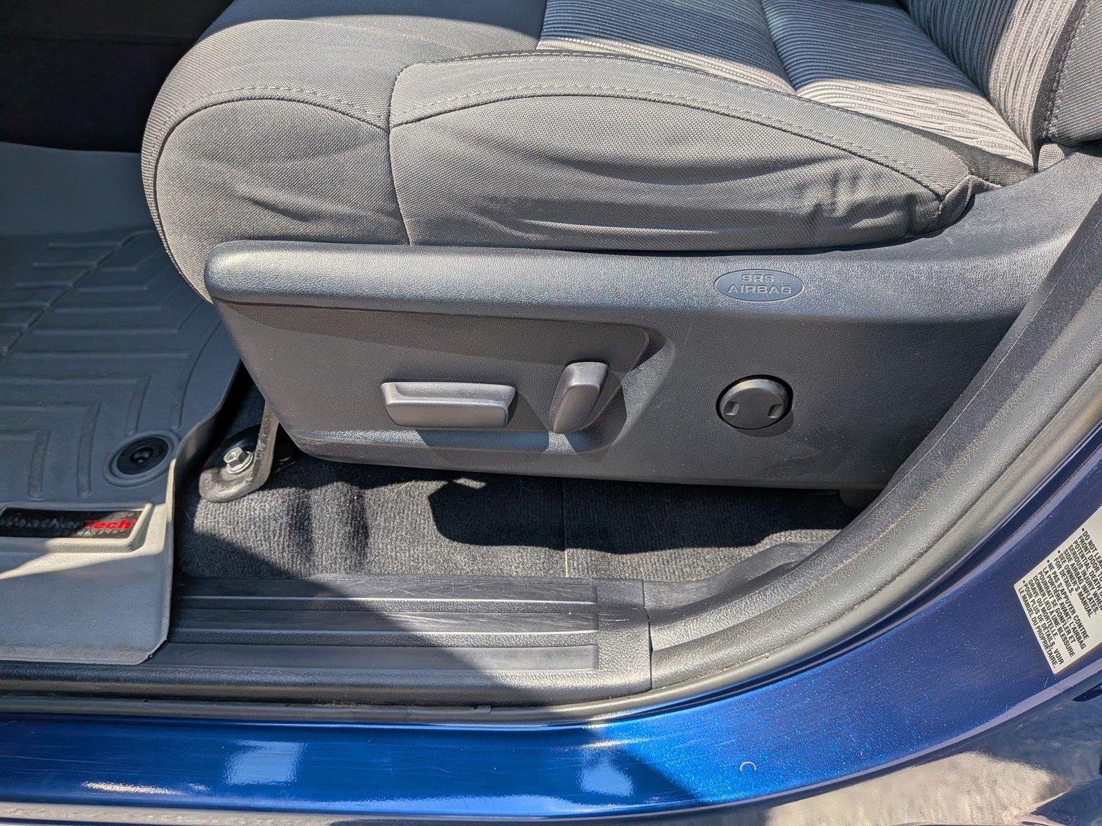 Used 2015 Blue Ribbon Metallic Toyota SR5 image 17
