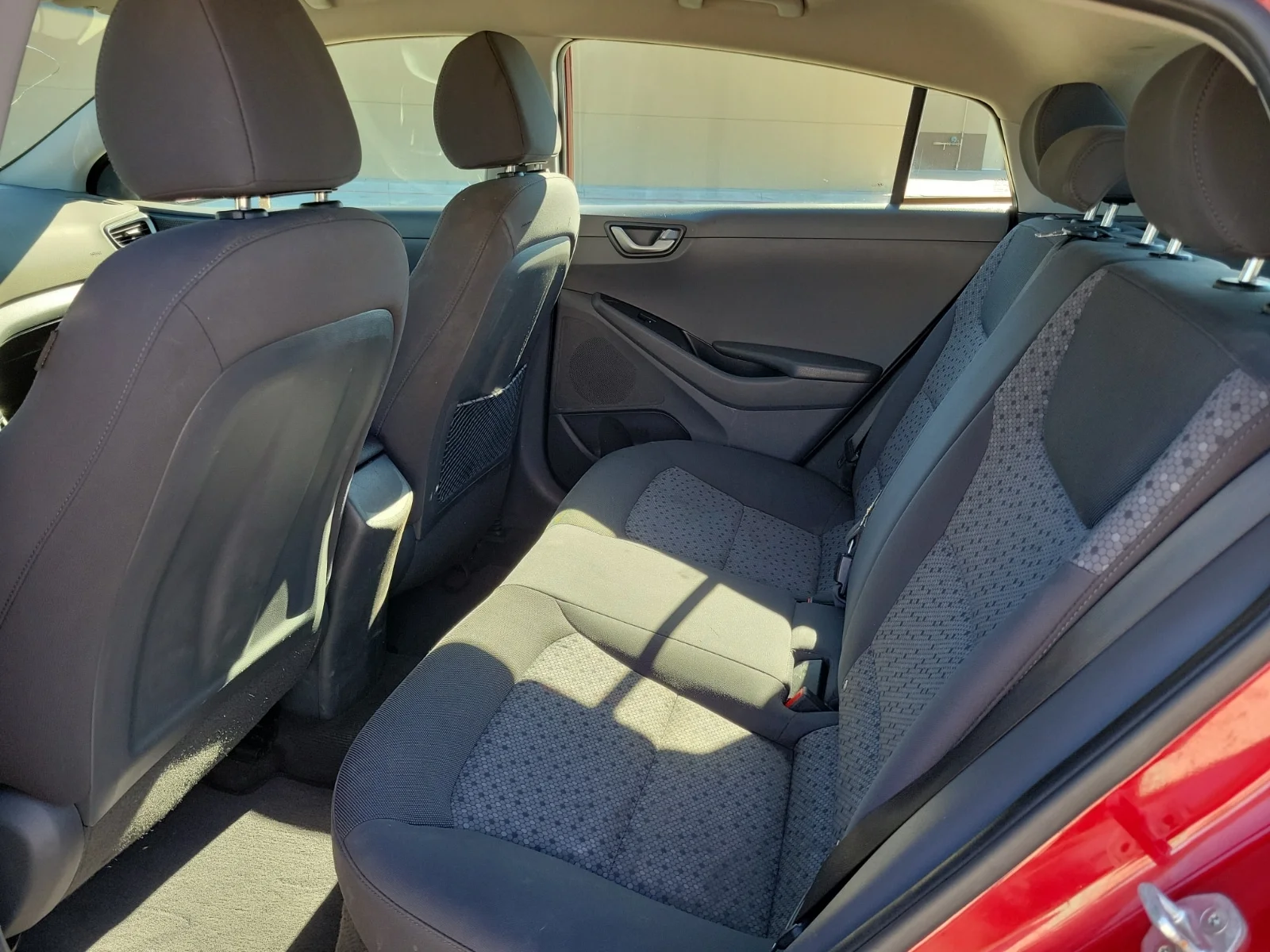 Used 2019 Red Hyundai Blue image 9
