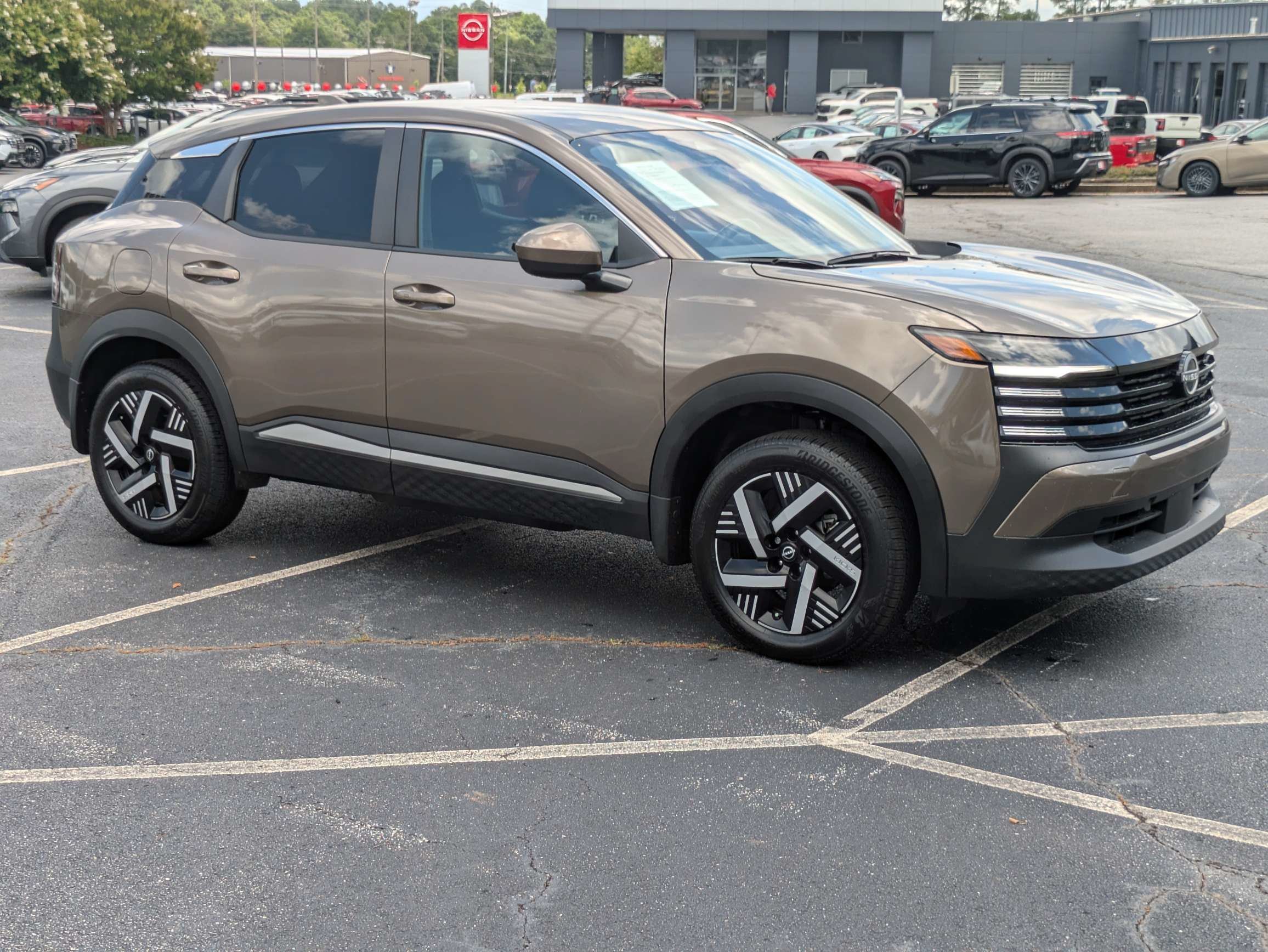 Used 2025 Brown Nissan SV image 1