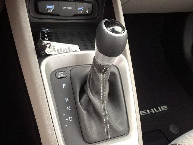 2026 Hyundai Venue SEL - Photo 15