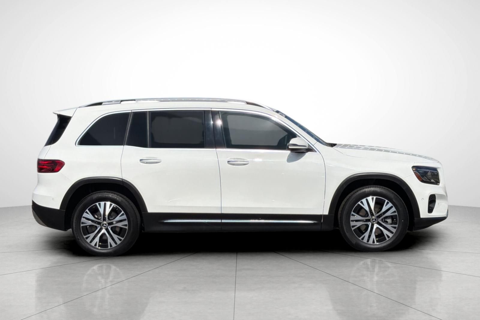Used 2024 White Mercedes-Benz GLB 250 image 30