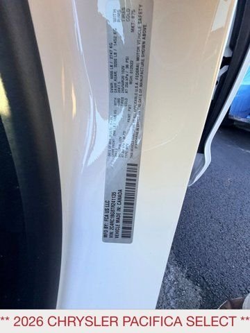 New 2026 Bright White Clear-Coat Exterior Paint Chrysler Select image 15