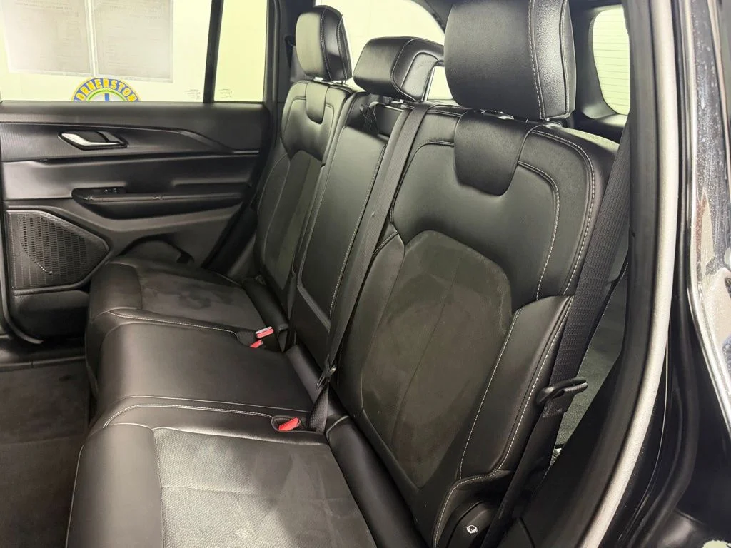Used 2025 Diamond Black Jeep Altitude image 21